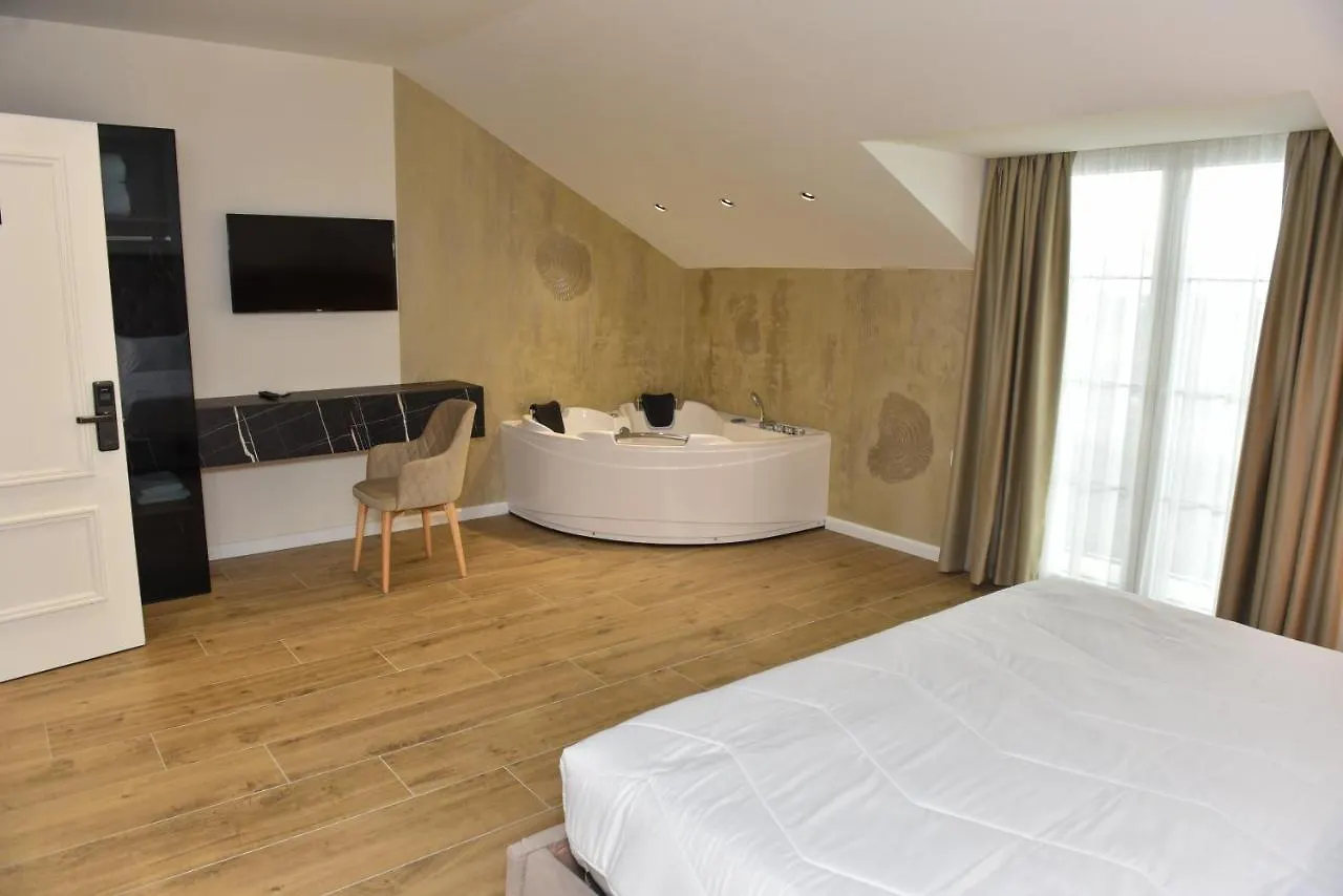 ****  Hotel Royal Papaj Albanië